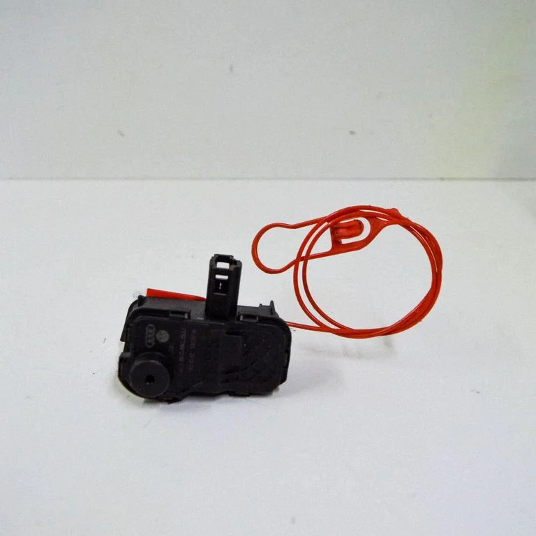 Kütusepaagi korgi lukk 8K0862153F