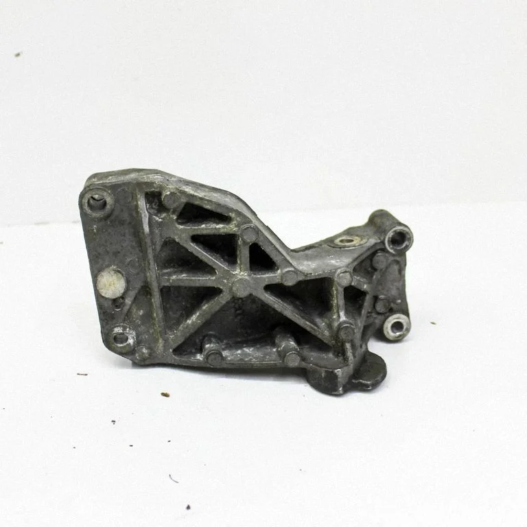 Generaatori kronstein 06E903143G