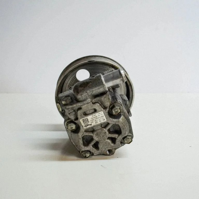 Roolivõimendi pump 8K0145153F