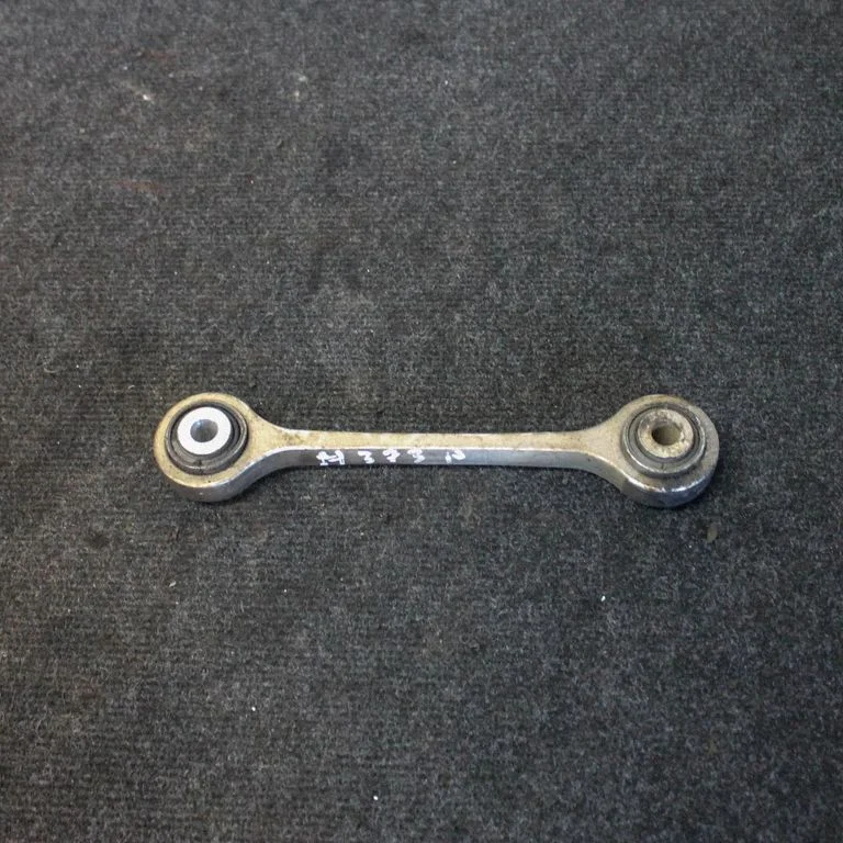Steering tie rod – right