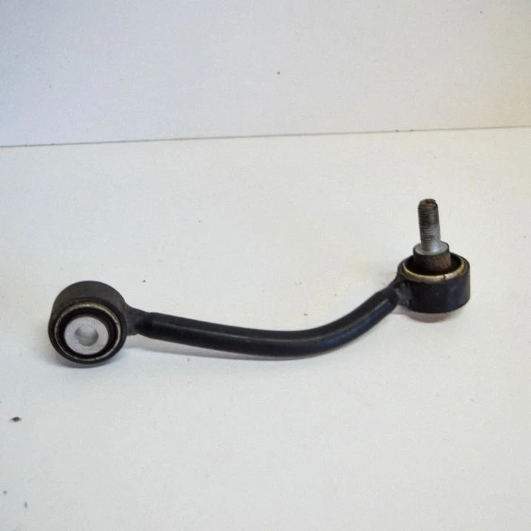 Tagumine stabilisaatori varras 7L0505466D