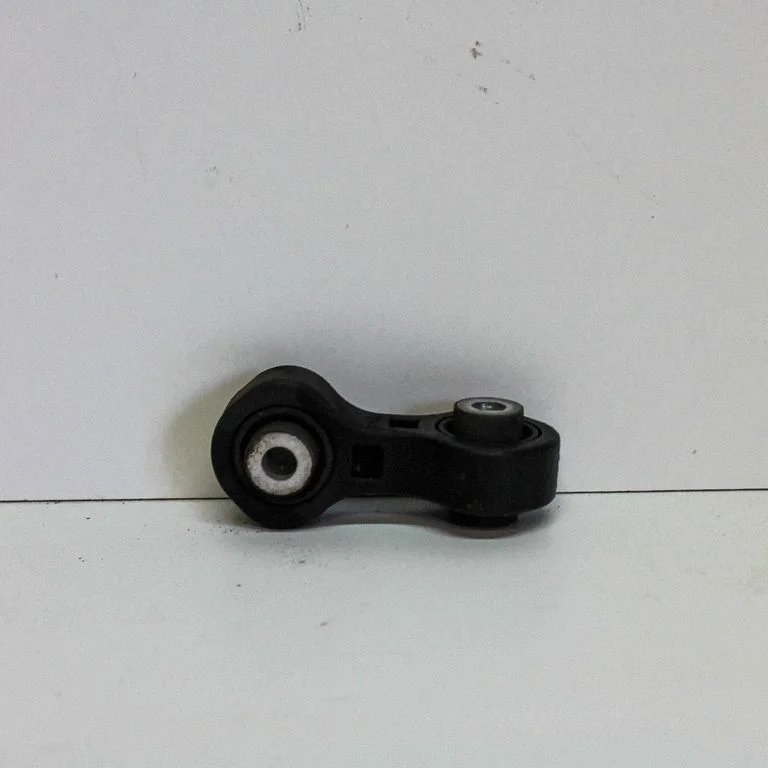 Tagumine stabilisaatori varras 8K0505465G
