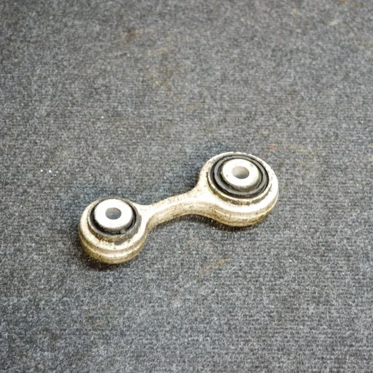 Tagumine stabilisaatori varras 6775683