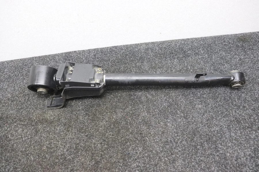 Tagumine ülemine õõtshoob A4633503501