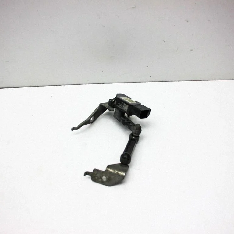 Rear air suspension level height sensor 32246988