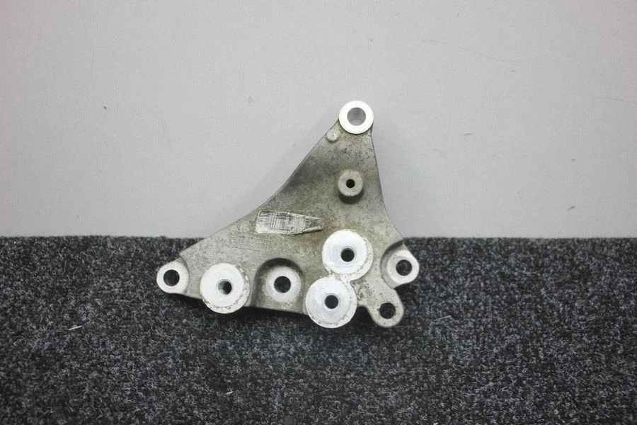 Gearbox mounting bracket 51978706