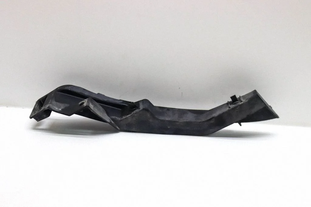 Front bumper mounting bracket – Porsche Cayenne (92A) (2010-2017)