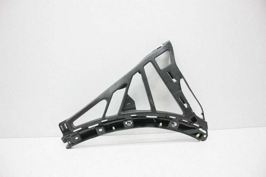 Front bumper mounting bracket – Porsche Cayenne (92A) (2010-2017)