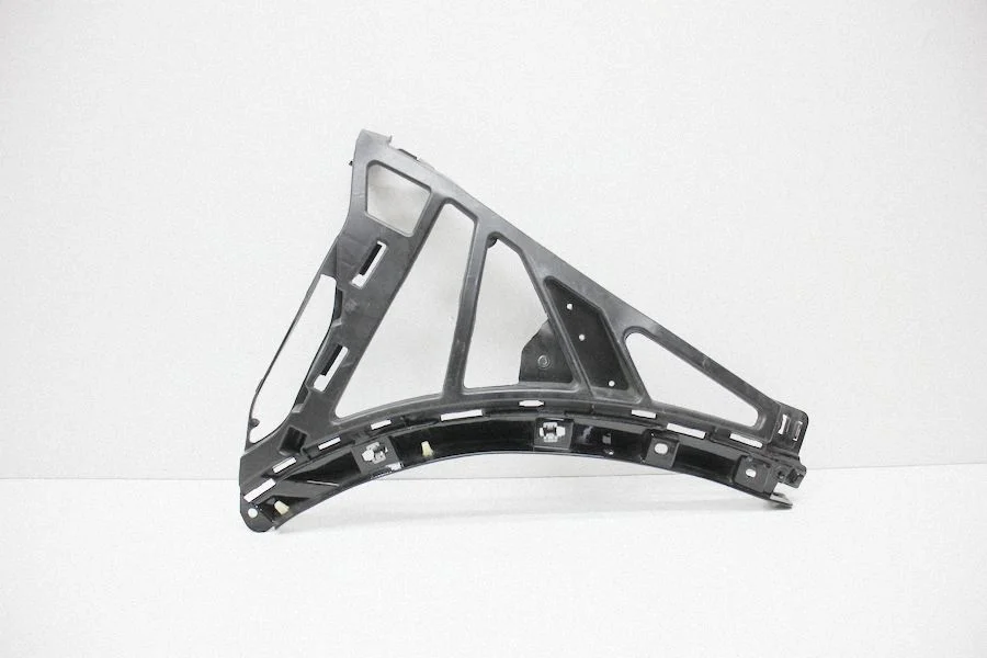 Front bumper mounting bracket – Porsche Cayenne (92A) (2010-2017)