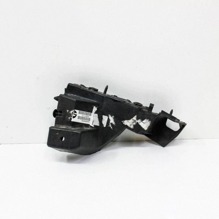 Front bumper mounting bracket – right