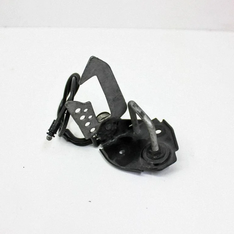 Mootorikapoti luku aas 7183763
