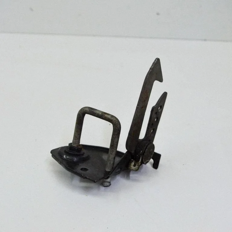 Mootorikapoti luku aas 7183763