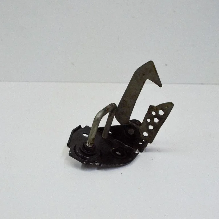 Mootorikapoti luku aas 7183764