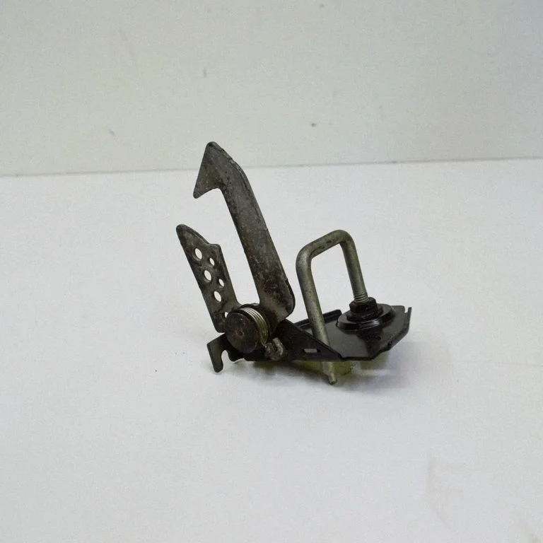 Mootorikapoti luku aas 7183764