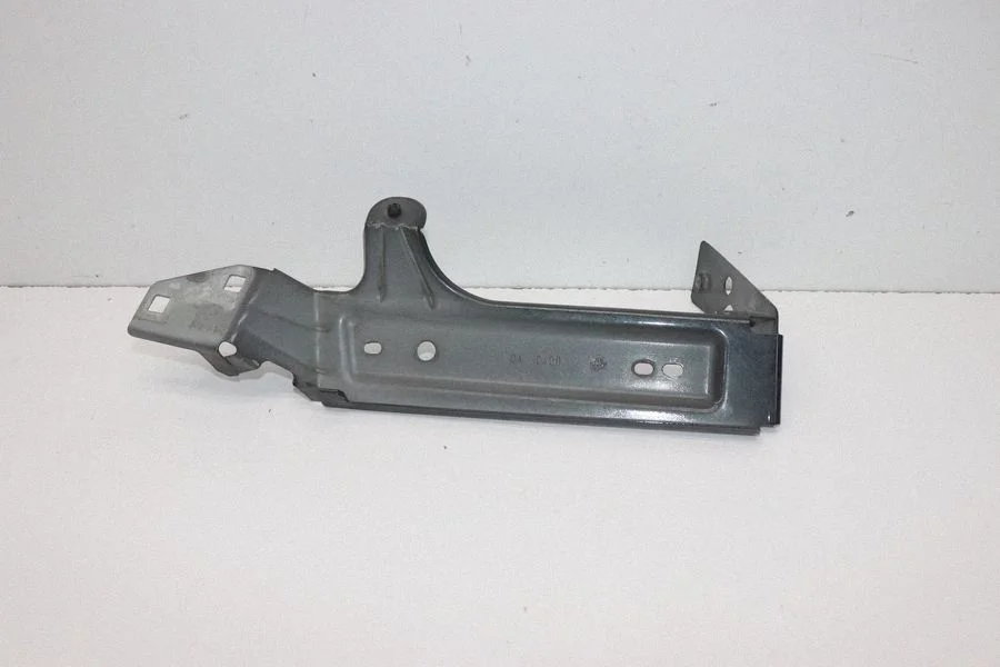 Fender mounting bracket C400