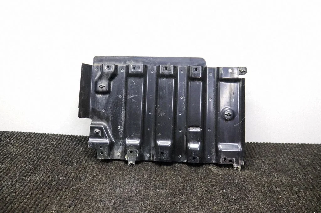 Mootori põhjakaitse M8E210C726AE