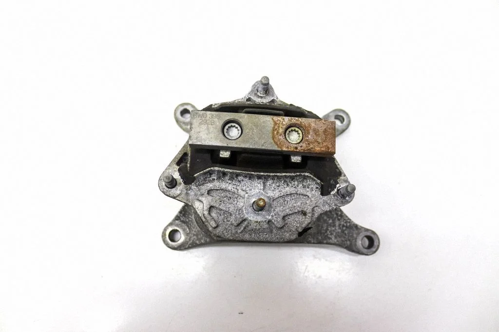 Gearbox mount 8W0399118