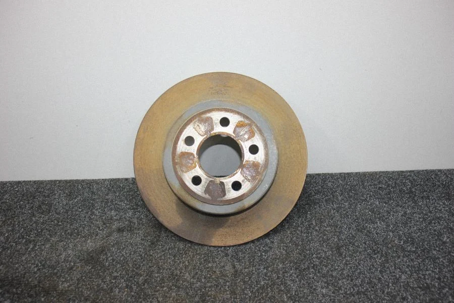 Aizmugurējais bremžu disks 000000