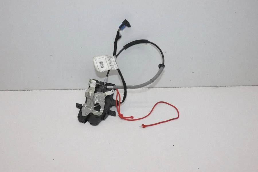 Tailgate/trunk/boot lock/catch/latch D977