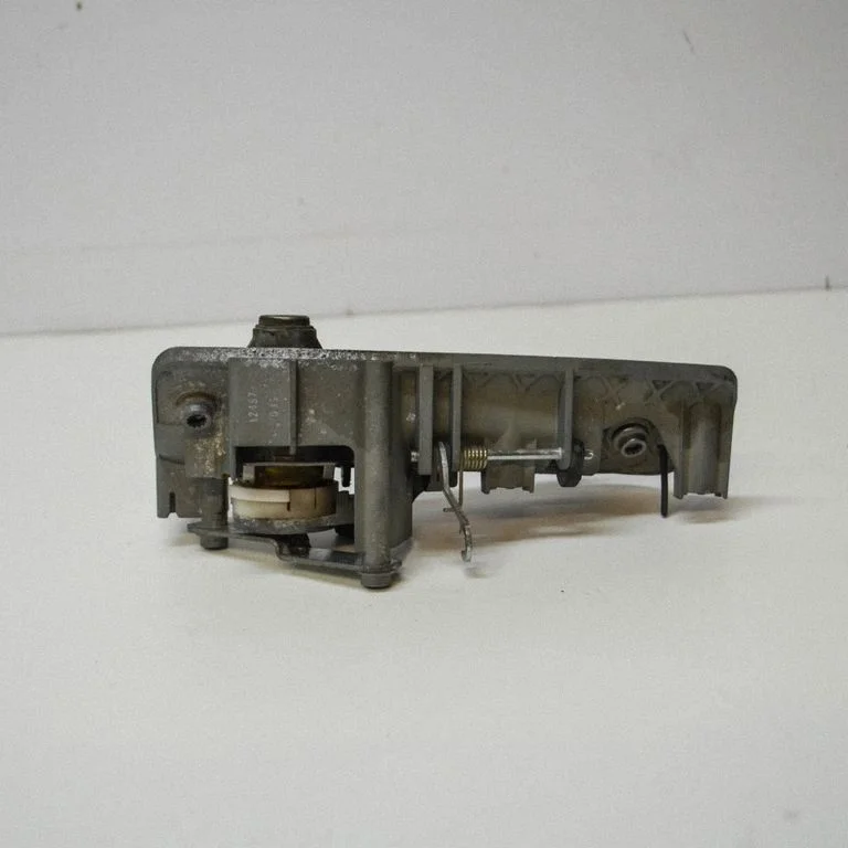 Tagaluugi avamiskäepide (välimine) 2K0827565H