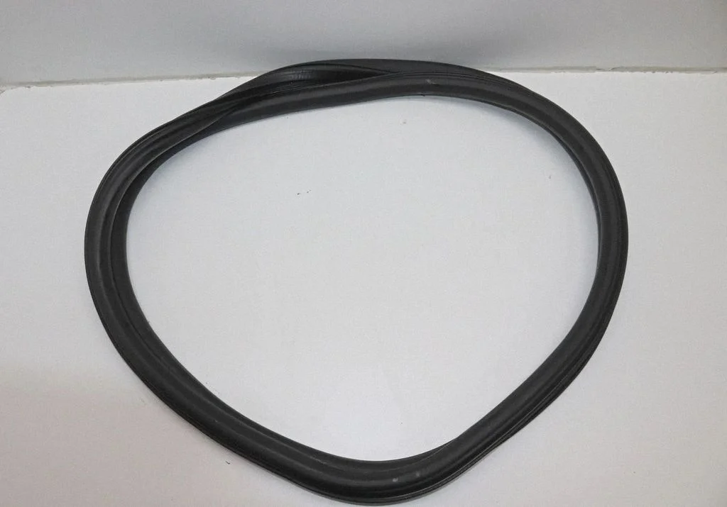 Priekšējo durvju blīvgumija (uz virsbūves) 3T0867365