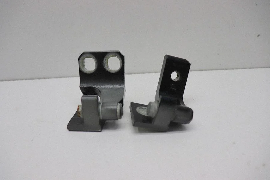 Rear door hinge set A048903