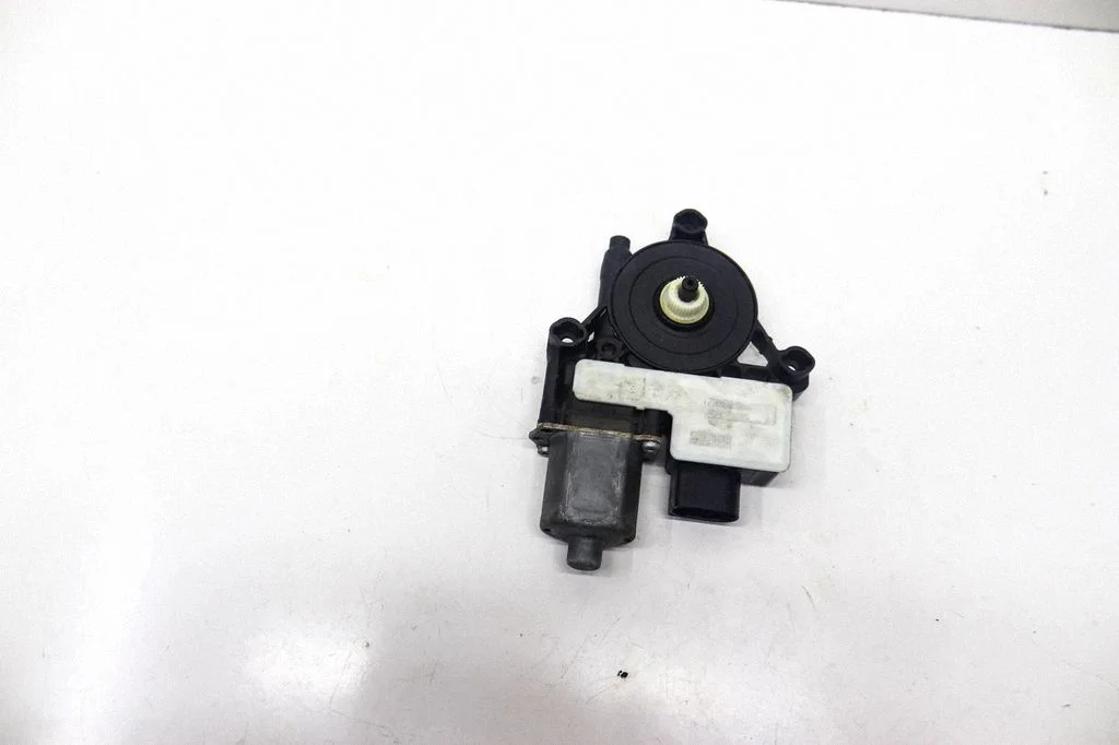 Front door window regulator motor 5Q0959812C