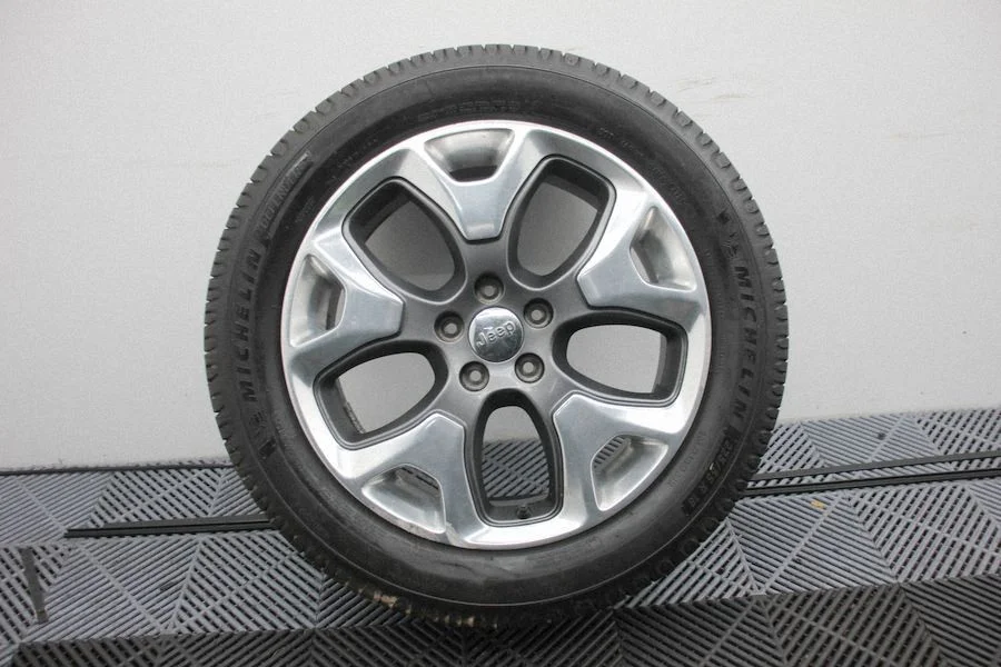R18 valuvelg (-veljed) 5VC28TRMAA