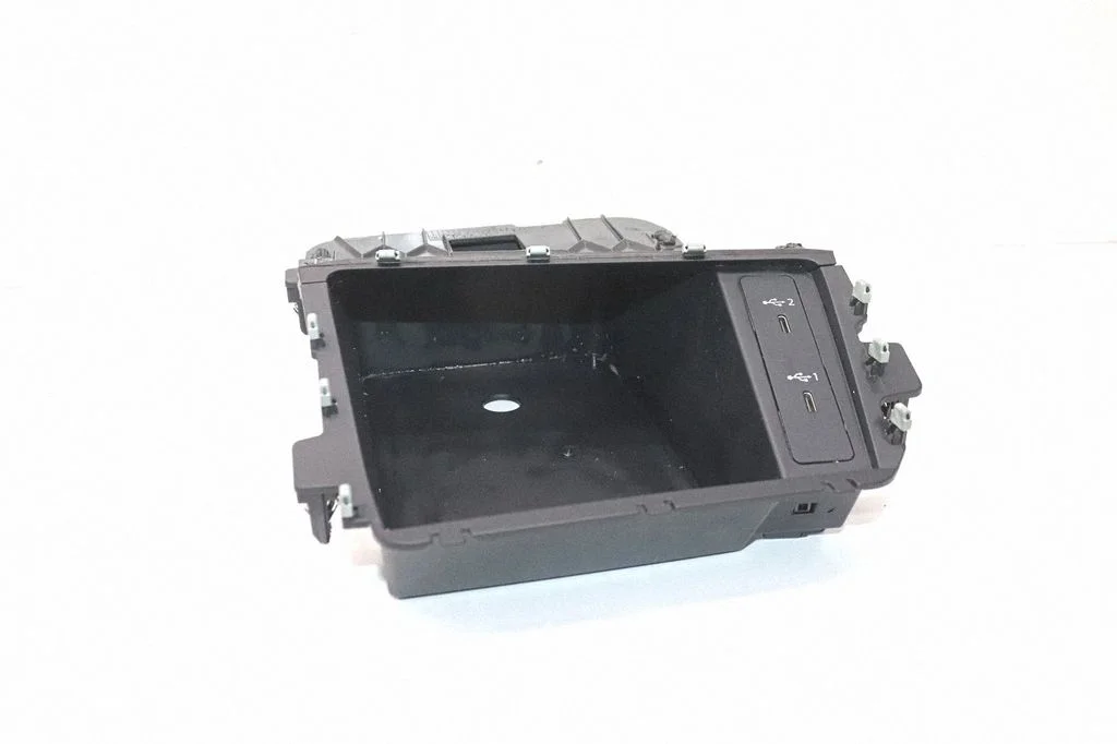 Dashboard storage box/compartment 83B857925B