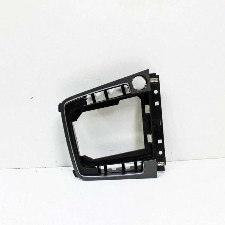 Ramka dźwigni zmiany biegów (plastikowa) 5GM864263