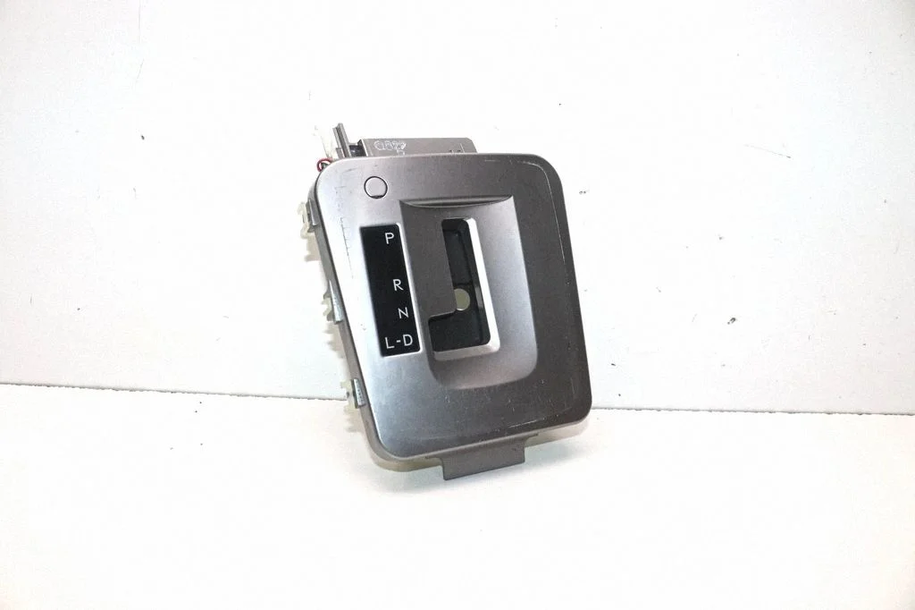 Pārnesumu pārslēga sviras apdare (plastmasas) C6470FJ