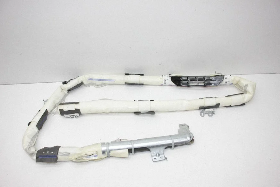 Katuse turvapadi (kardin) 657529000C
