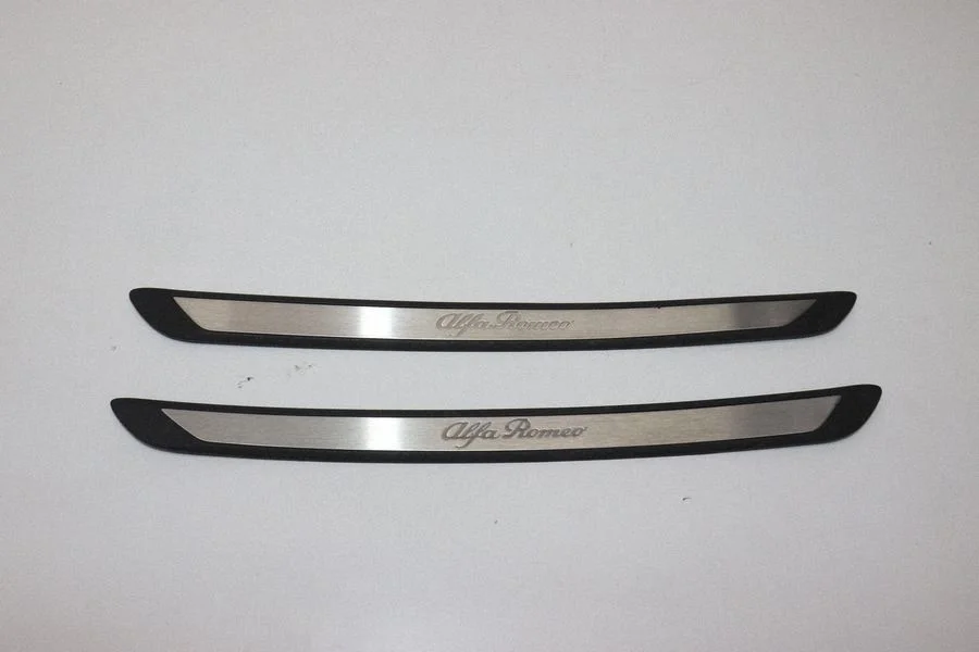 Rear sill trim cover 000000