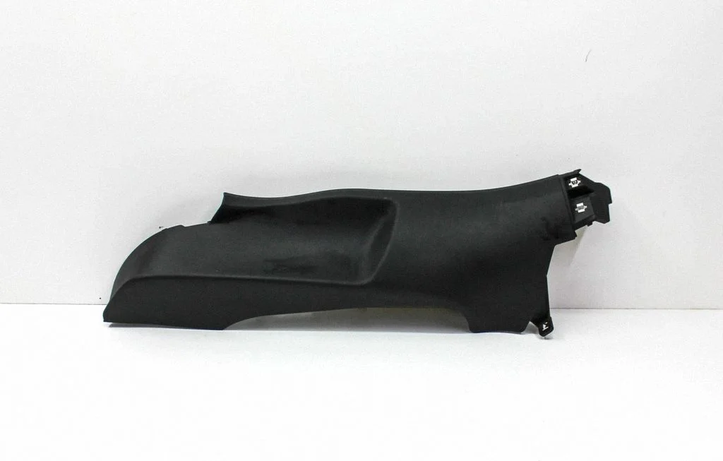 Tagaistme külgkate (alumine) 17A867765A