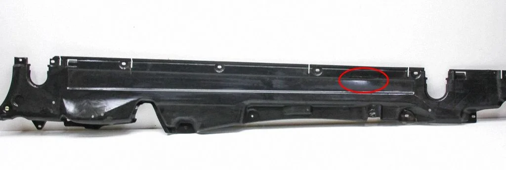 Sānu dibena aizsargs 7P0825211D