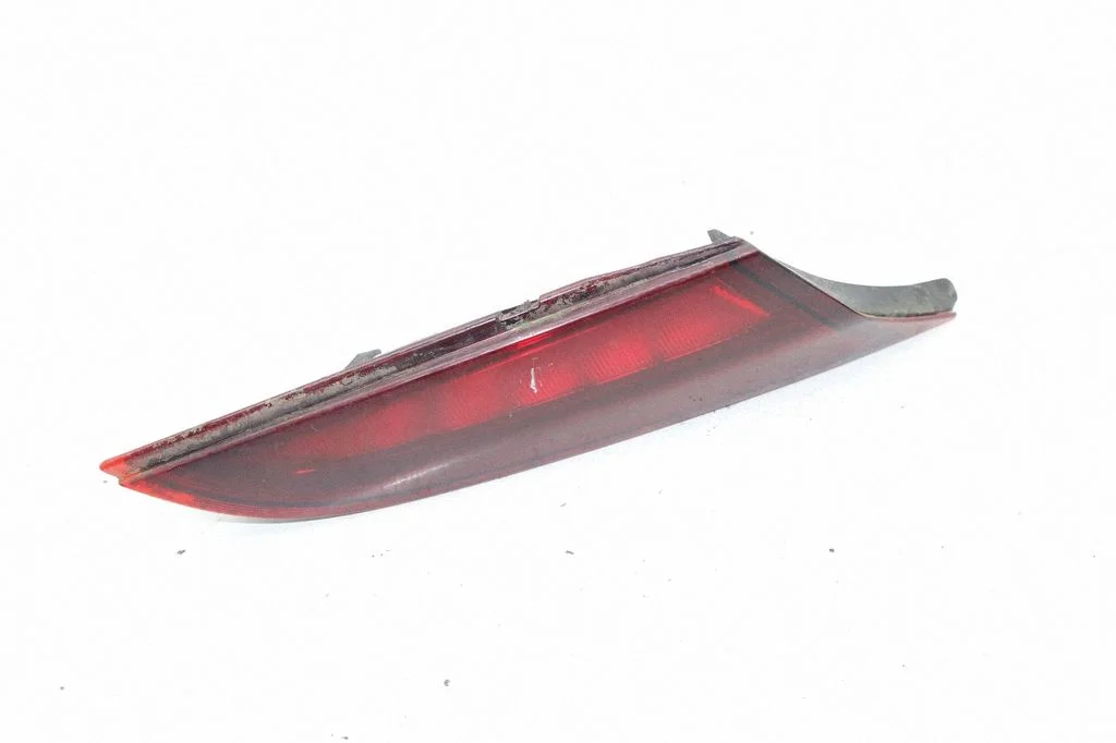 Lampa tylna w klapie – Opel Insignia A (2008-2017)