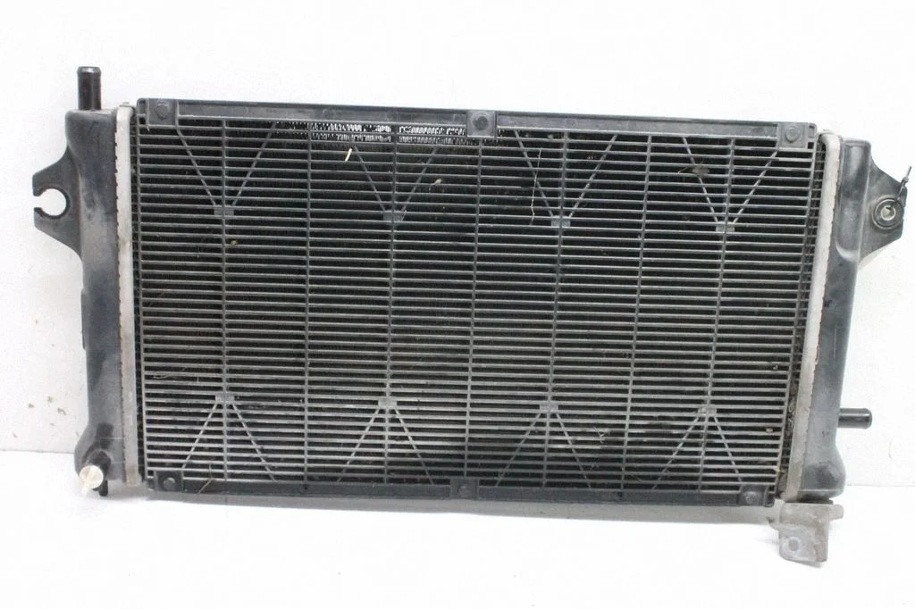 Jahutusvedeliku radiaator – Mitsubishi Outlander (2013-2021)