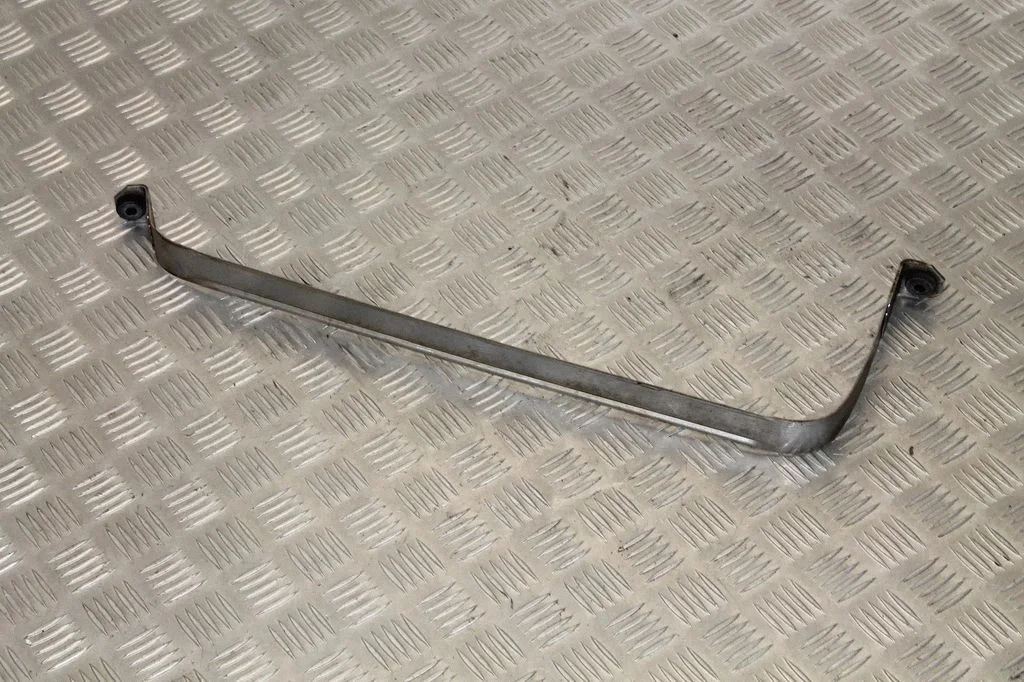 Kütusepaagi kinnitusklamber (-klambrid) – BMW 5-seeria E60 E61 (2004-2010)