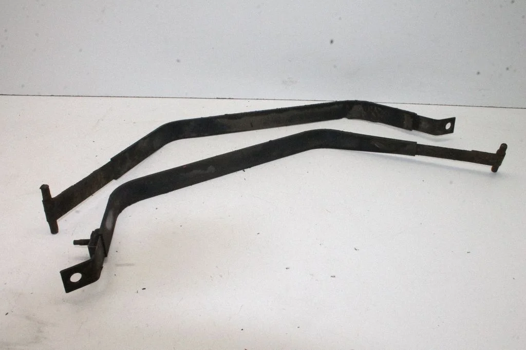Kütusepaagi kinnitusklamber (-klambrid) – Mitsubishi Outlander (2013-2021)