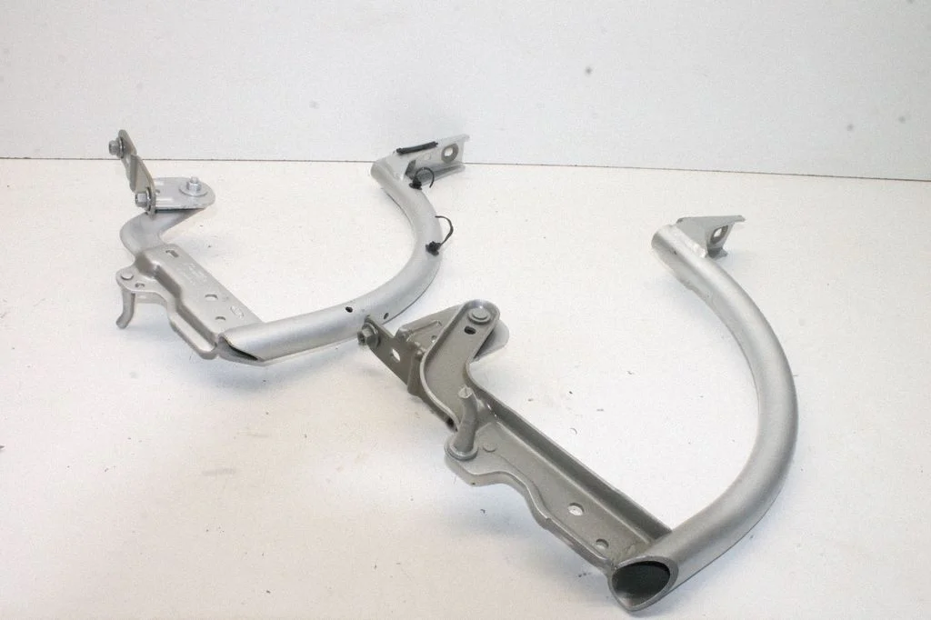 Tailgate/trunk/boot hinge – Ford Focus (2018-)