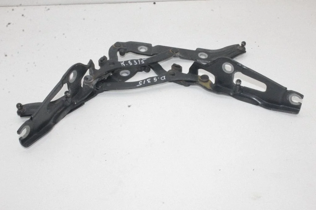 Aizmugurējā vāka eņģe (-es) – BMW 3. sērija E92 E93 (2005-2014)