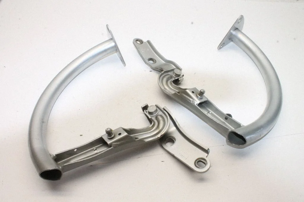 Tailgate/trunk/boot hinge – Volkswagen Passat CC (2008-2016)