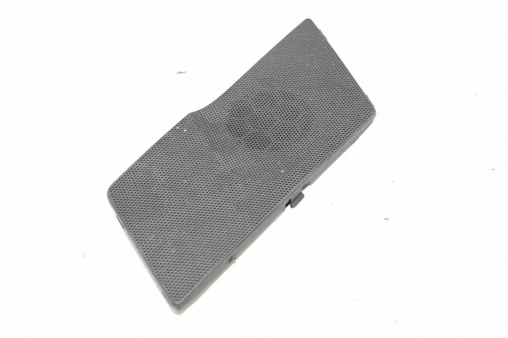Dash center speaker trim cover – Audi TT TTS Mk2 (2006-2014)