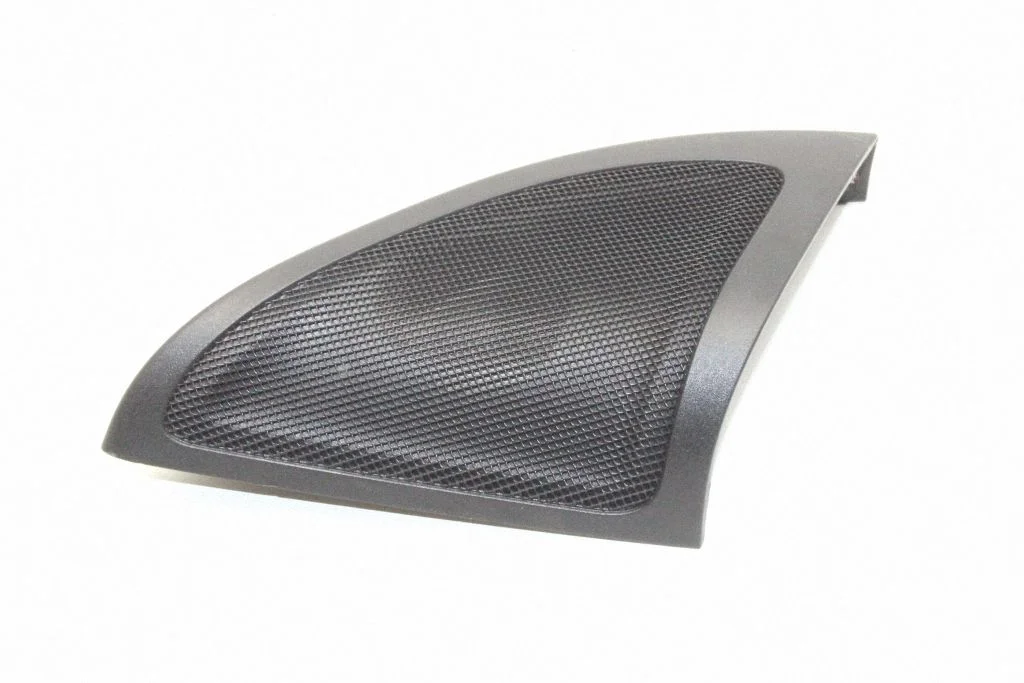 Armatuurlaua keskkõlari kate – Mercedes-Benz A-klass W176 (2012-2018)