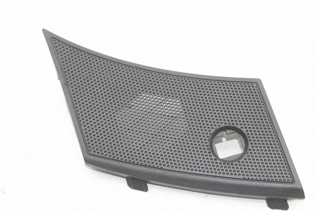 Armatuurlaua keskkõlari kate – Nissan Qashqai (2010-2014)