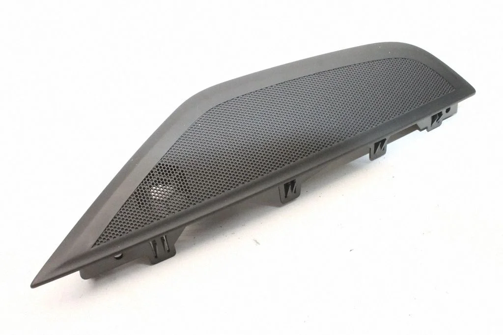 Centrālā skaļruņa apdare – Ford Focus (2010-2017)