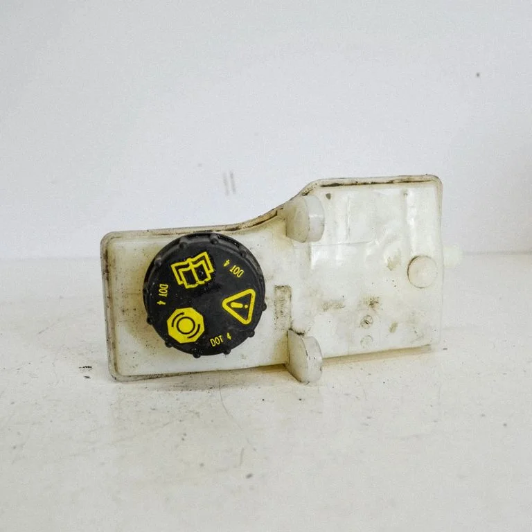 Brake fluid reservoir EV612K478AB