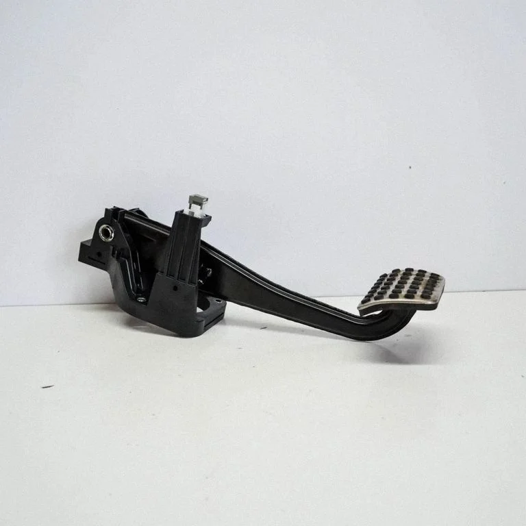 Piduripedaal – Mercedes-Benz CLA-klass C117 X117 W117 (2013-2019)