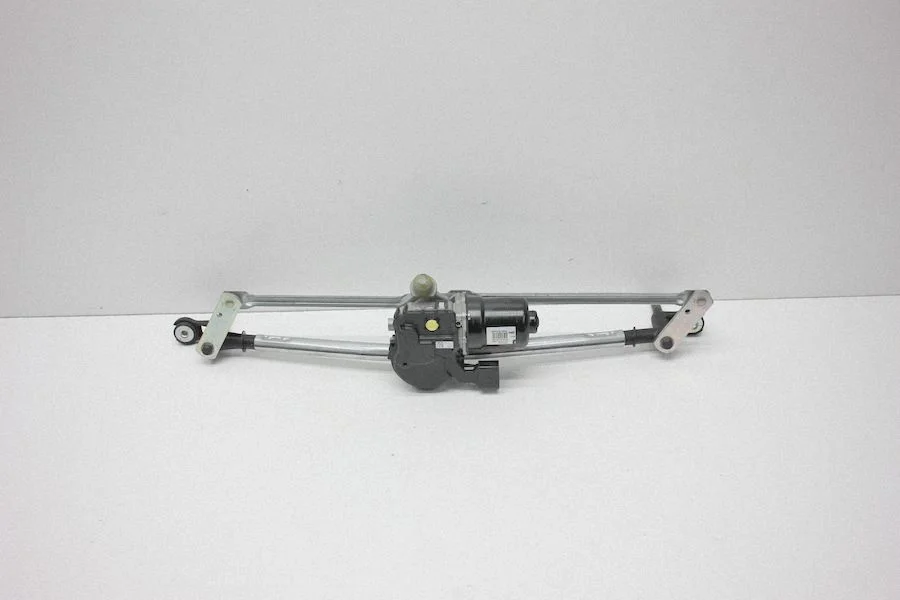 Mechanizm wycieraczek z silniczkiem M8E217500AD