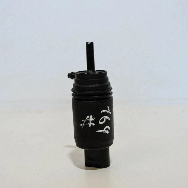 Pompka spryskiwacza szyb 7345844